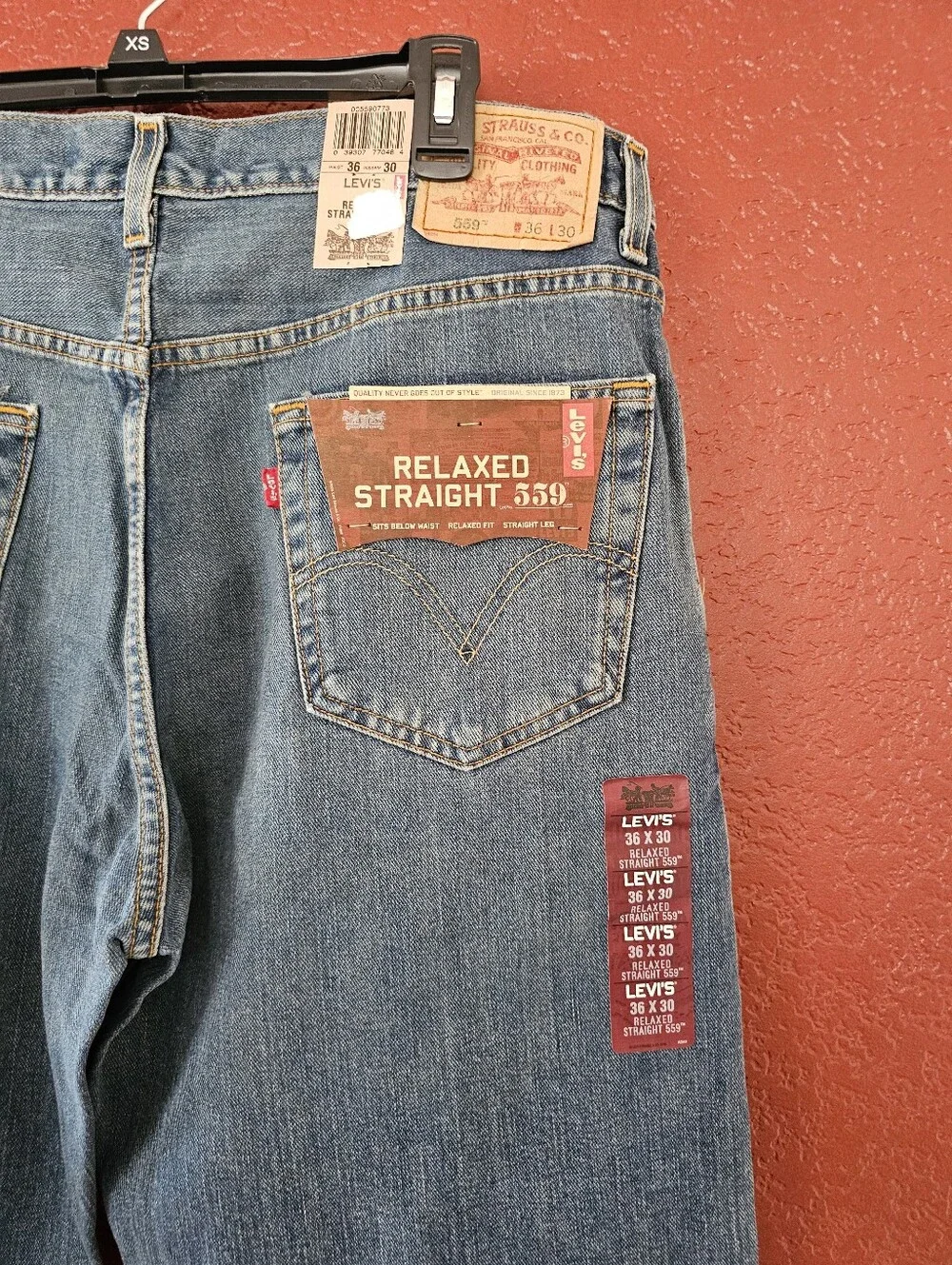 Levis straight leg